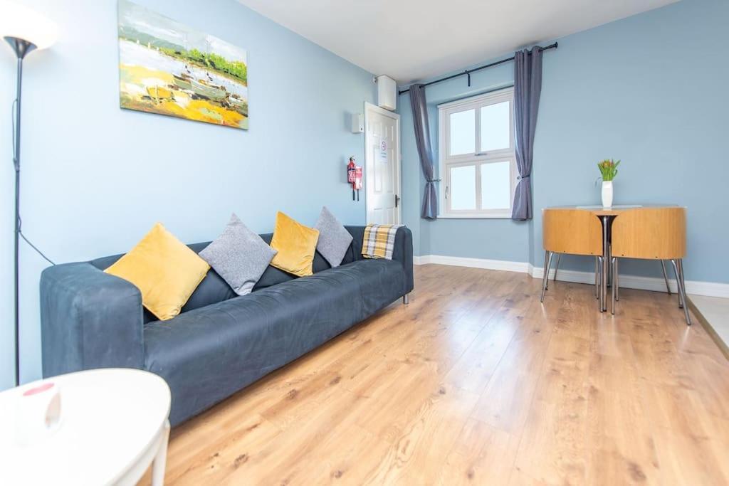 Clonbur House - Two Bedroom Village Apartment Galway Exteriör bild