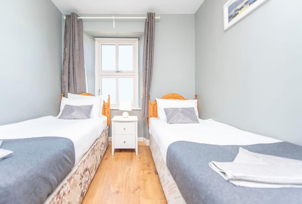 Clonbur House - Two Bedroom Village Apartment Galway Exteriör bild