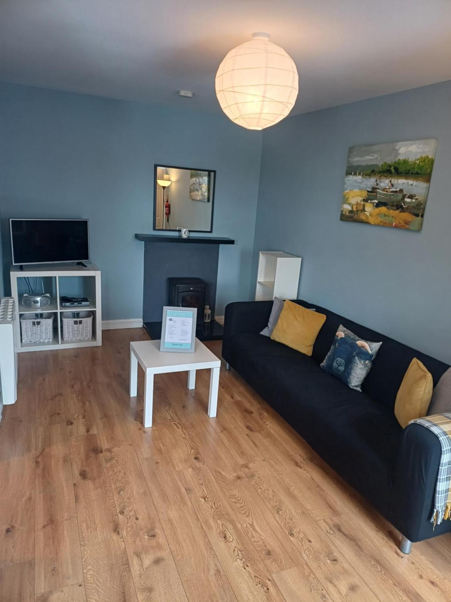 Clonbur House - Two Bedroom Village Apartment Galway Exteriör bild