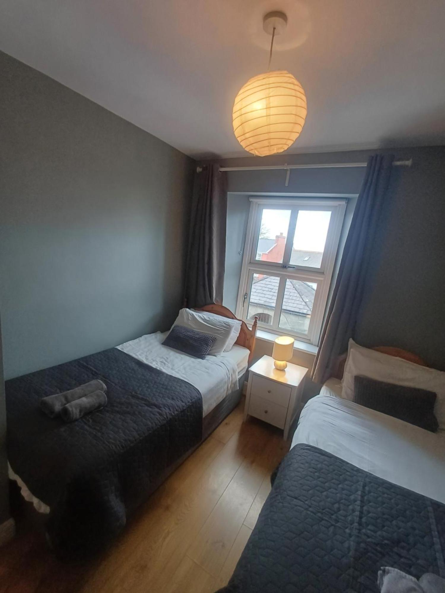 Clonbur House - Two Bedroom Village Apartment Galway Exteriör bild