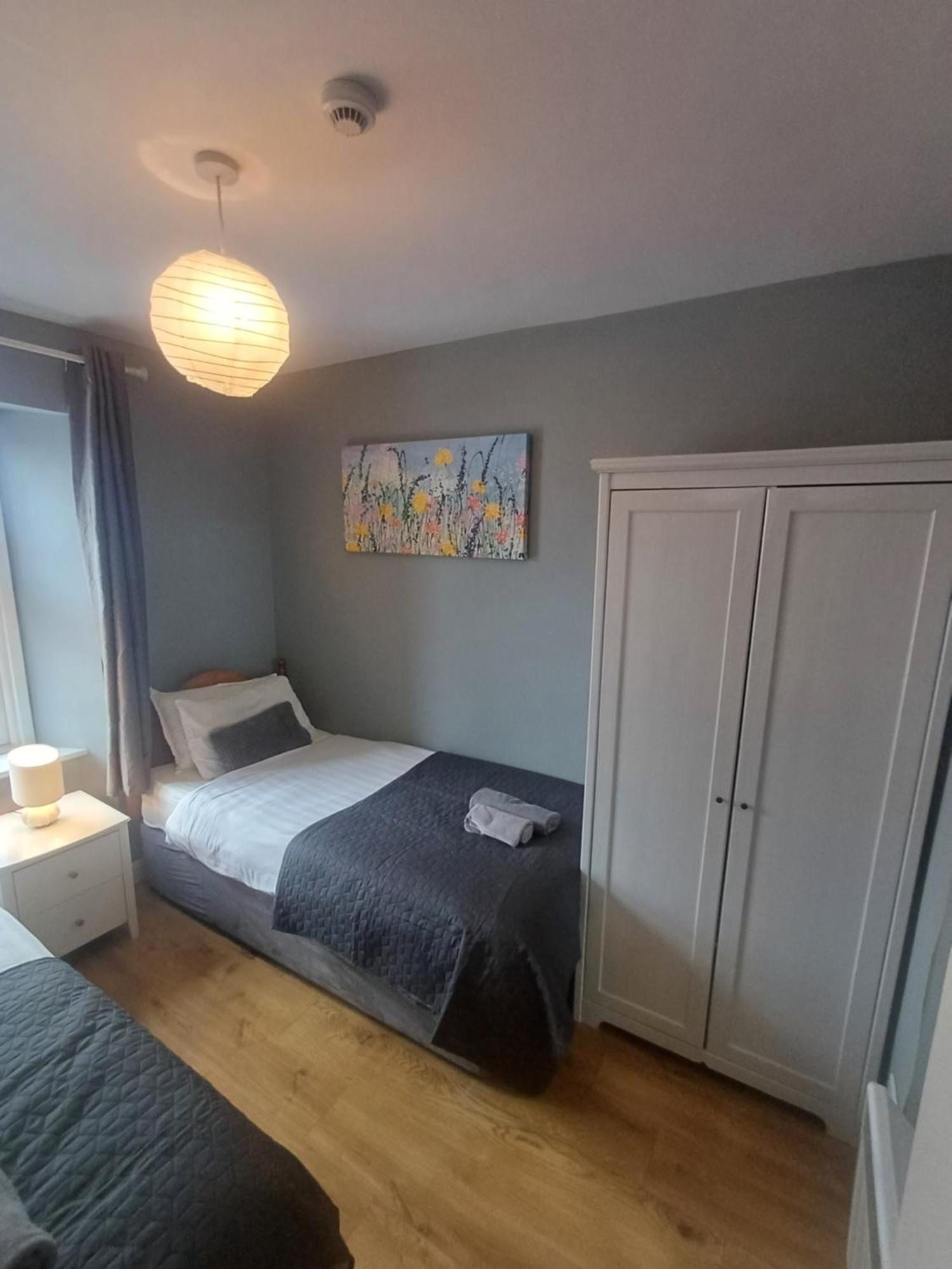 Clonbur House - Two Bedroom Village Apartment Galway Exteriör bild