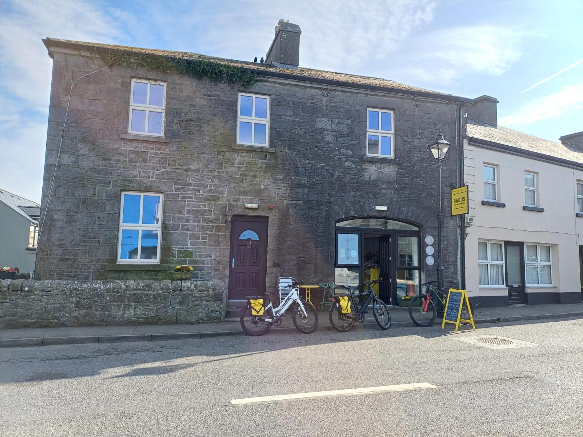 Clonbur House - Two Bedroom Village Apartment Galway Exteriör bild