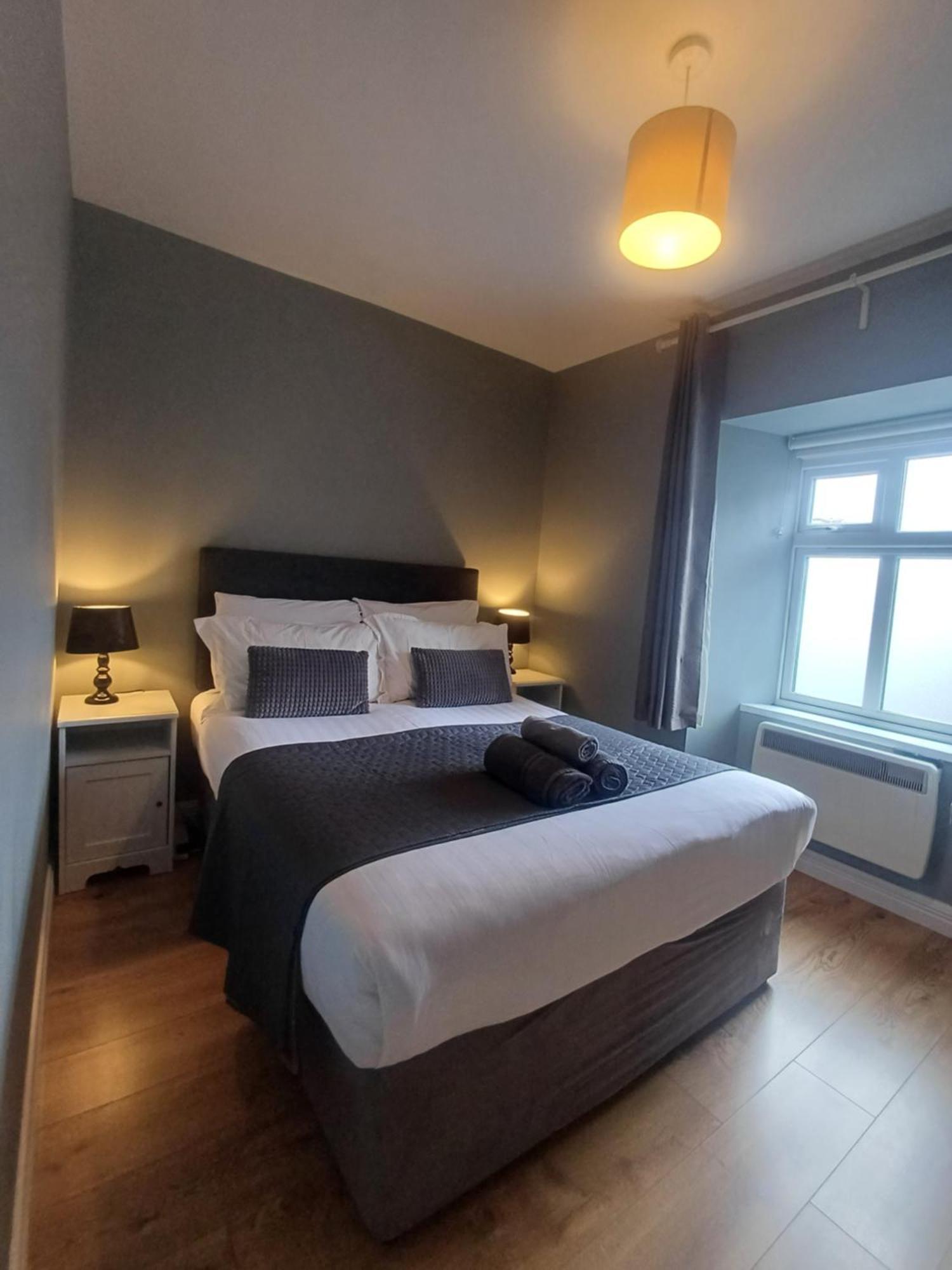 Clonbur House - Two Bedroom Village Apartment Galway Exteriör bild