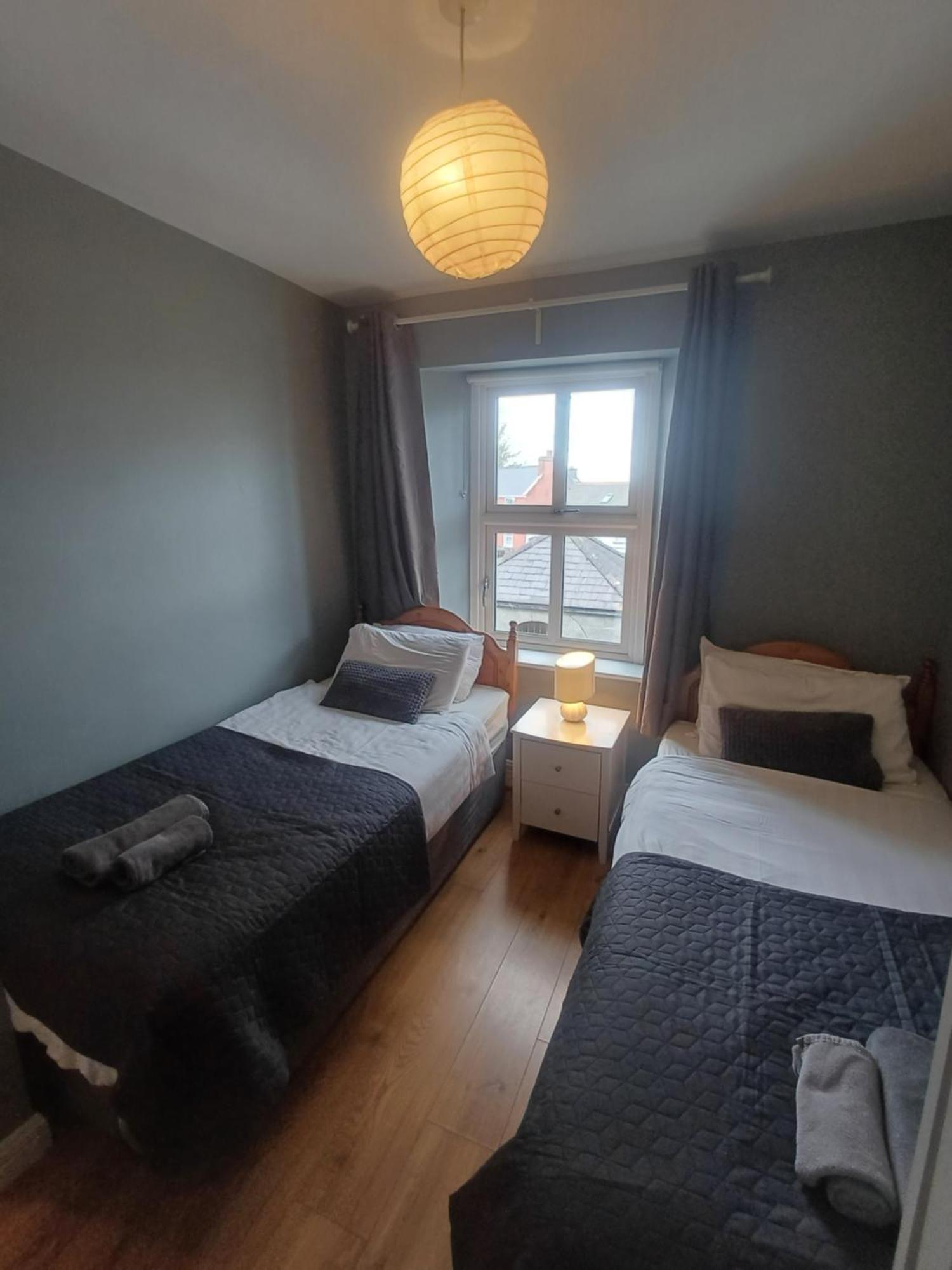 Clonbur House - Two Bedroom Village Apartment Galway Exteriör bild