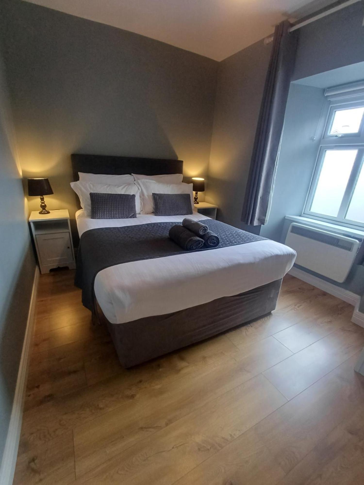 Clonbur House - Two Bedroom Village Apartment Galway Exteriör bild